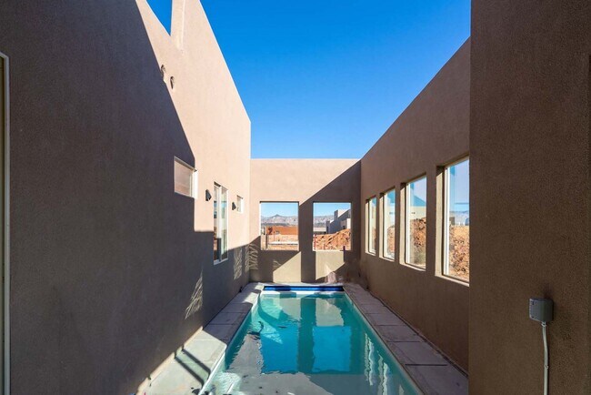 Foto del edificio - Adventure House!