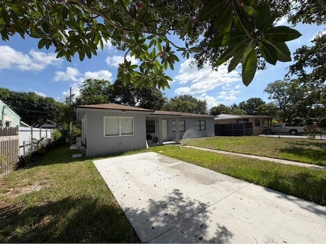 Photo - 1135 NW 127th St House
