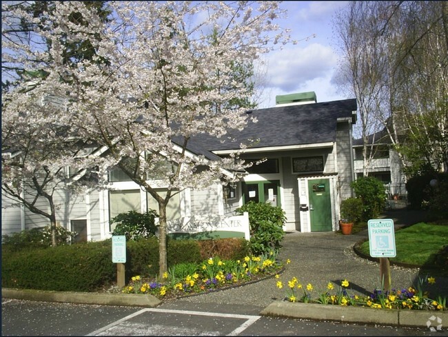 Building Photo - Timberlawn Apartments