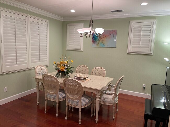 formal dining room - 413 Alder Ln