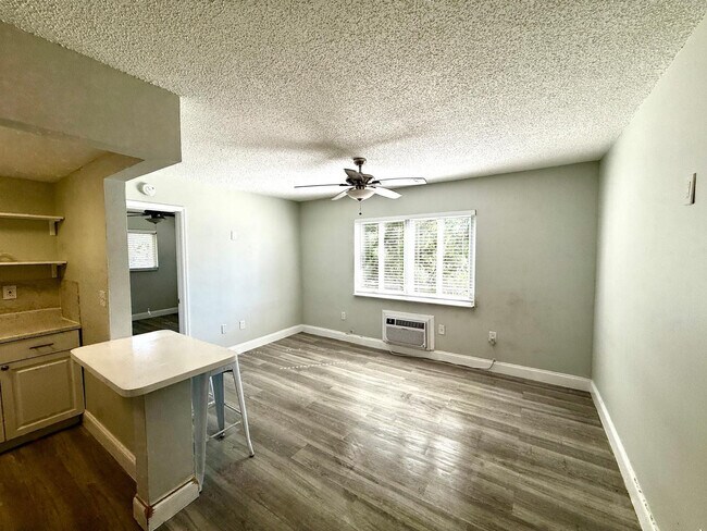 Foto del edificio - 820 NE 17th Ave