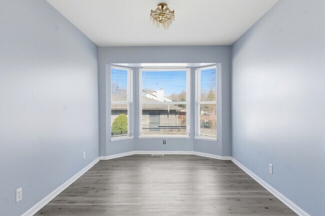 Foto del edificio - 1824 Country Hills Dr