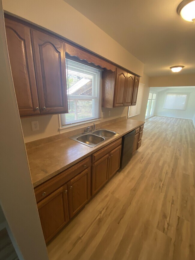 Foto del edificio - 4375 N 143rd St
