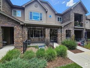 Building Photo - 530 E Dry Creek Pl