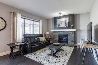 Building Photo - 3573 Cherry Landing SW