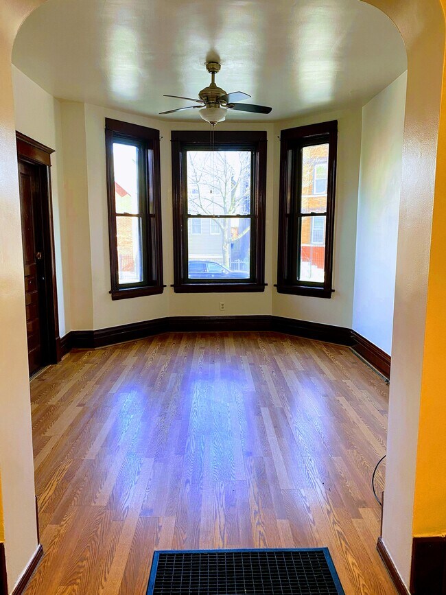 Foto del edificio - 902 N Francisco Ave