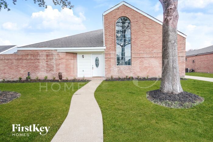 Primary Photo - 2514 Palace Dr