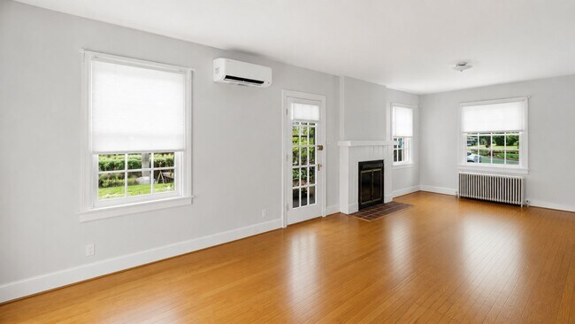 Foto del edificio - Heart of Woodland Heights just blocks from JRPS, Renovated 2BR / 1.5BA home with gardens