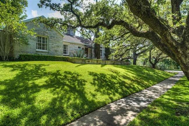 Foto del edificio - 6745 Meadowlawn St