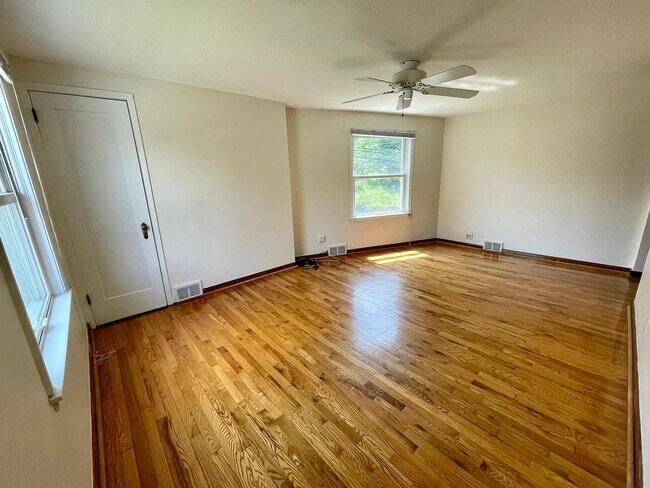 Foto del edificio - 1453 Woodbine St