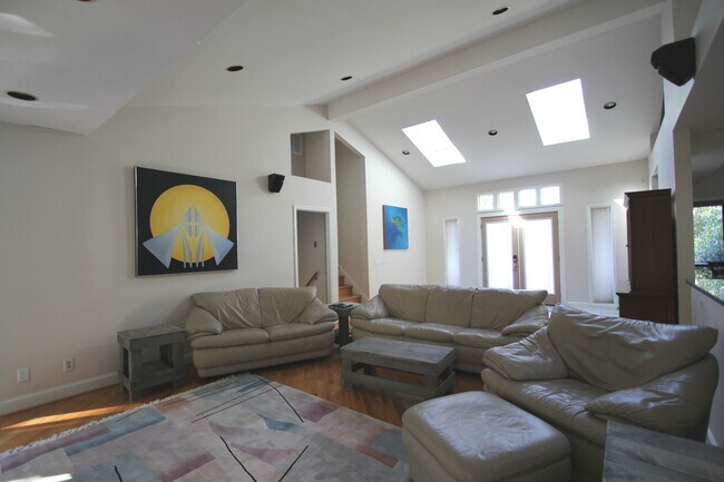 Gran salón - 1148 Kettle Ct NW