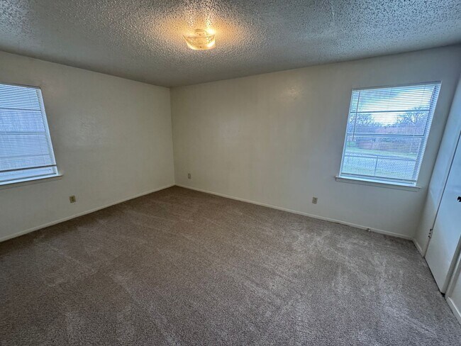 Building Photo - Nice 3 Bedroom Home in Haltom City