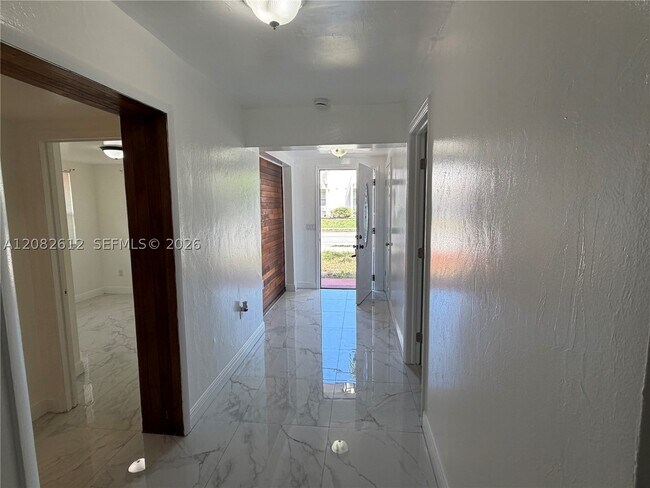 Foto del edificio - 4265 NW 5th Ave