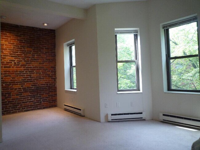 Building Photo - 60 Saint Germain St