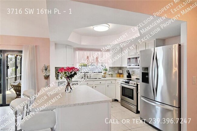 Foto del edificio - 3716 SW 16th Pl