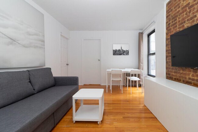 Foto del edificio - 1794 1st Ave