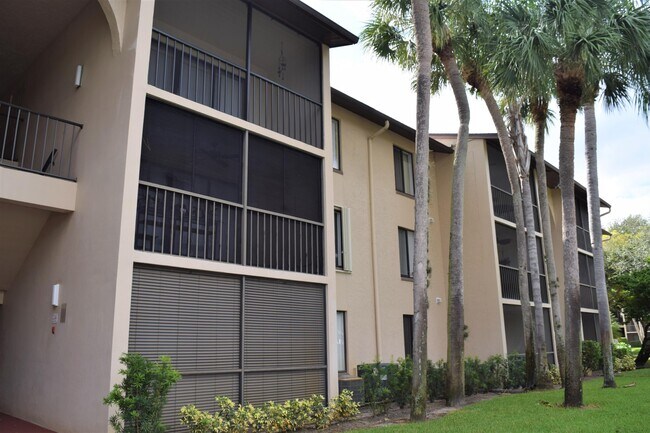 Building Photo - 201 Foxtail Dr