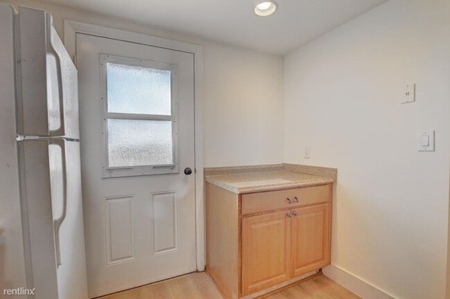 Building Photo - 2 br, 2 bath House - 6161 NW 2nd Ave # 4