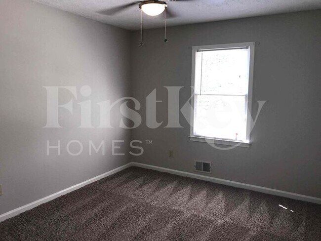 Foto del edificio - 2290 Georgia Ln