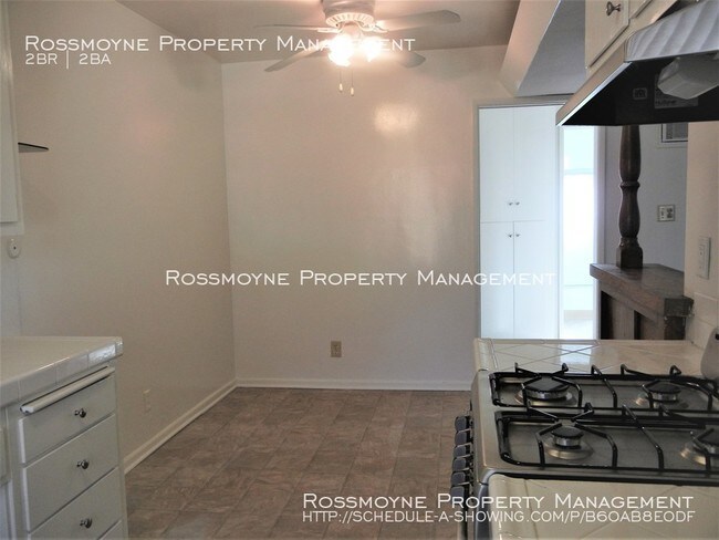 Building Photo - 2 Bed 2 Bath Upper Apartment in Glendale
