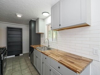 Building Photo - 3725 S 200 E