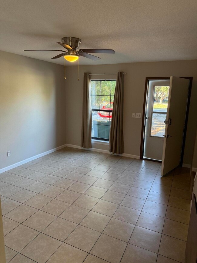 Building Photo - 226 Pelham Rd