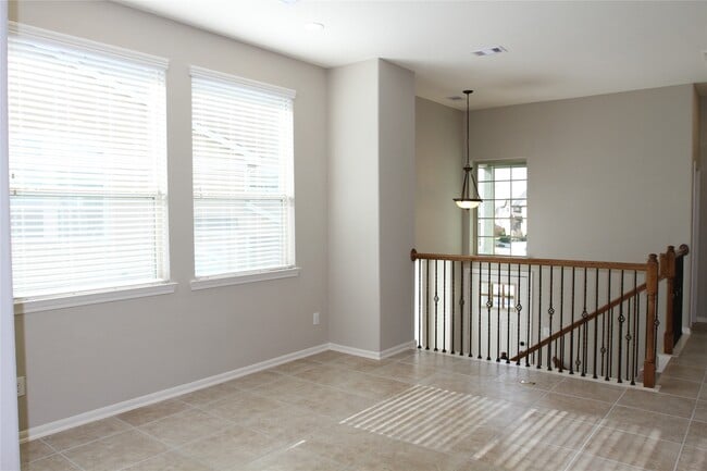 Building Photo - 12102 La Strada St
