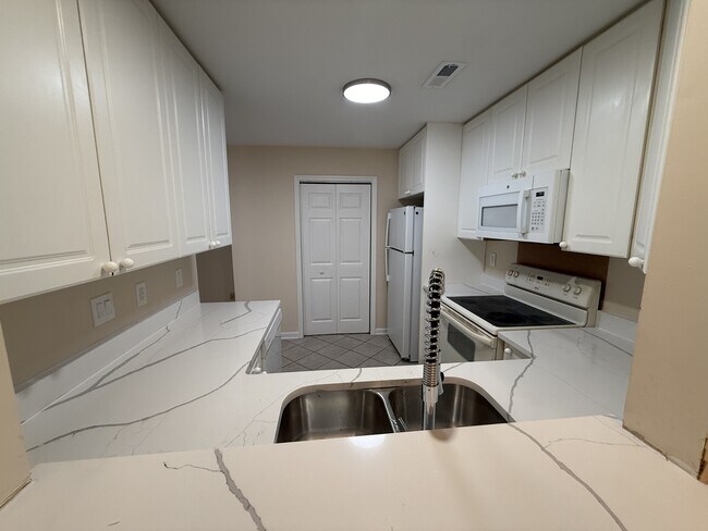 Foto del edificio - 505 Sunny Side Way