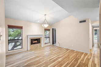 Building Photo - 1818 Augusta Dr