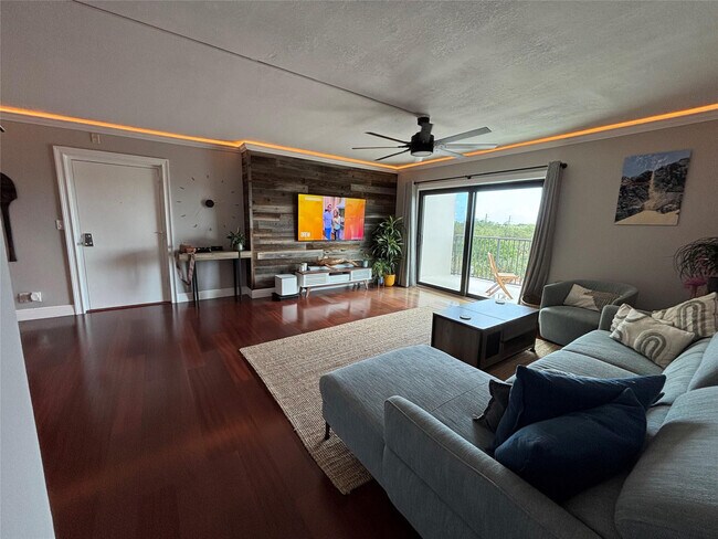 Foto del edificio - 900 River Reach Dr