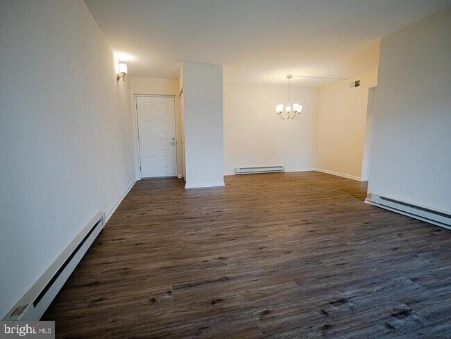 Foto del edificio - 15210 Elkridge Way