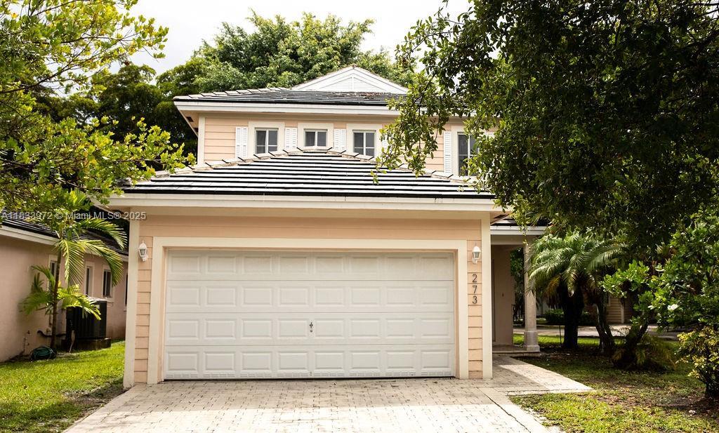 Foto principal - 273 SE 32nd Ave