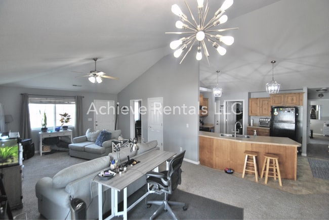 Building Photo - 2297 770 W