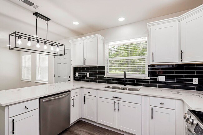 Foto del edificio - 5255 Breckenridge Ave