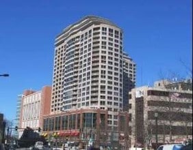 Building Photo - 807 Davis St