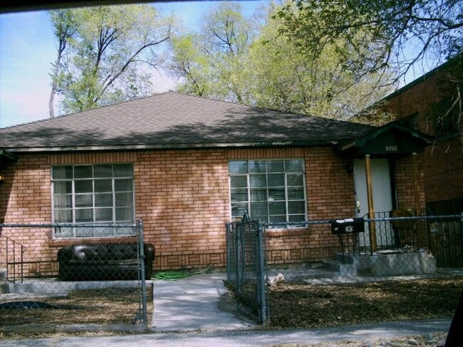 Building Photo - Ralston Street 1010-1012