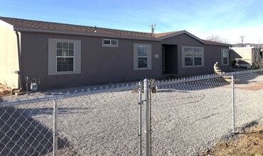 Building Photo - 2480 E Leroy Ave