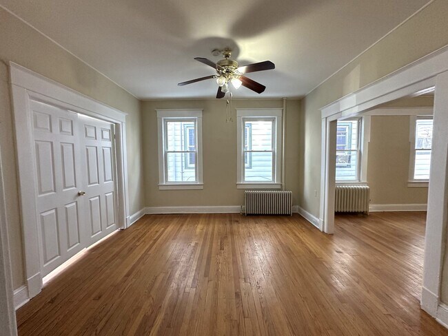 Foto del edificio - 66 Louis St