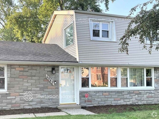 Building Photo - 4949 Paxton Rd