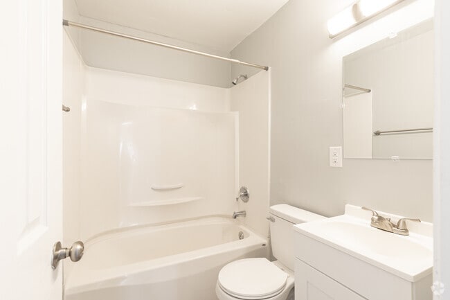 2BR, 1BA - Park Northside Apartments