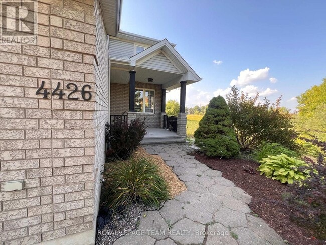 Building Photo - 4426 Shoreline Dr