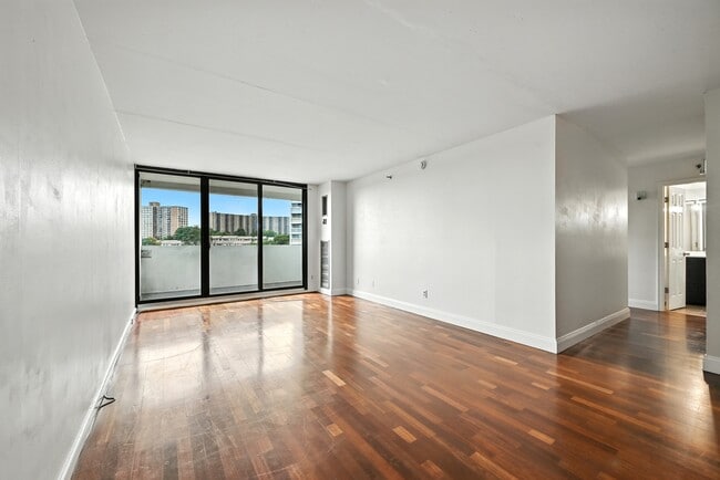 Building Photo - 5911 Edsall Rd