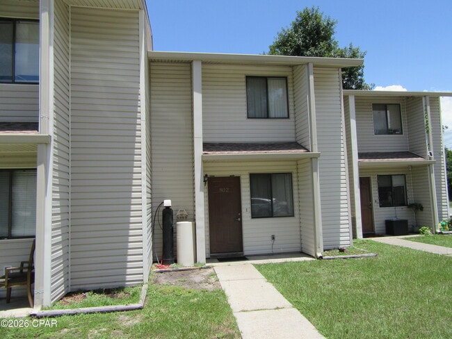 Building Photo - 802 West St