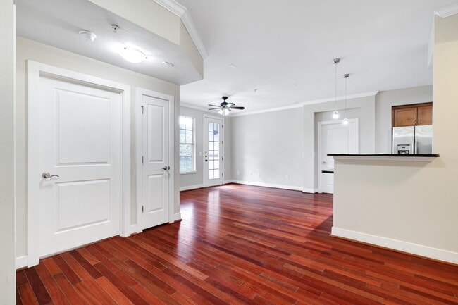 Foto del edificio - 7342 Oak Manor Dr