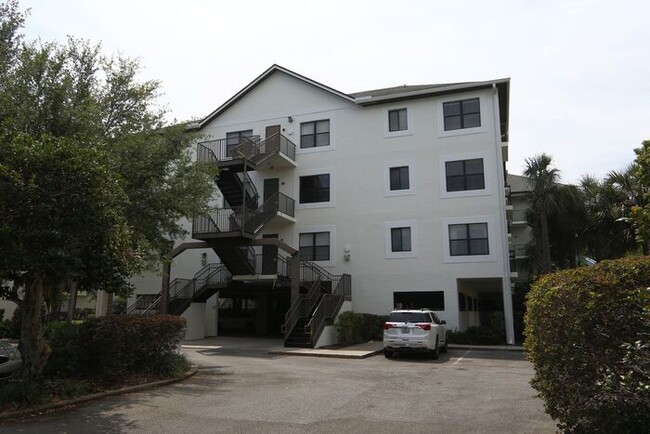 Building Photo - 2/2 Winter Park condo just 1/4 mile to Par...