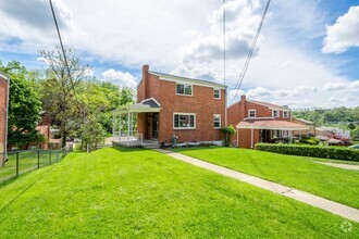 Building Photo - 962 Millerdale St