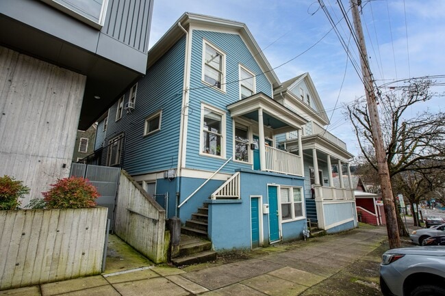 Photo - 1510 SW Jefferson Apartment
