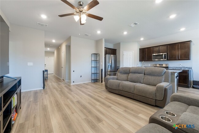 Building Photo - 2305 Merganser Dr