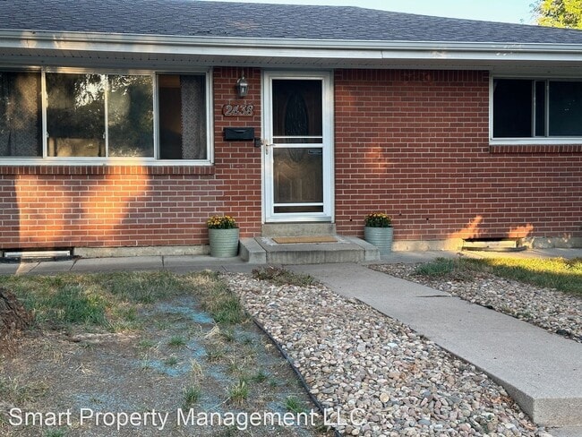 Foto del edificio - 5 br, 2.5 bath House - 2438 S Perry St