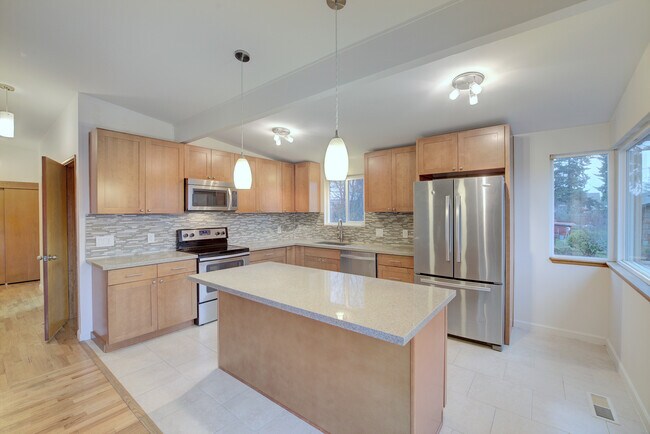 Foto del edificio - 11002 12th Ave SW